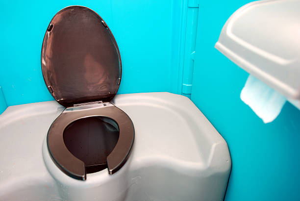 Porta potty delivery and setup in Shoreacres, TX